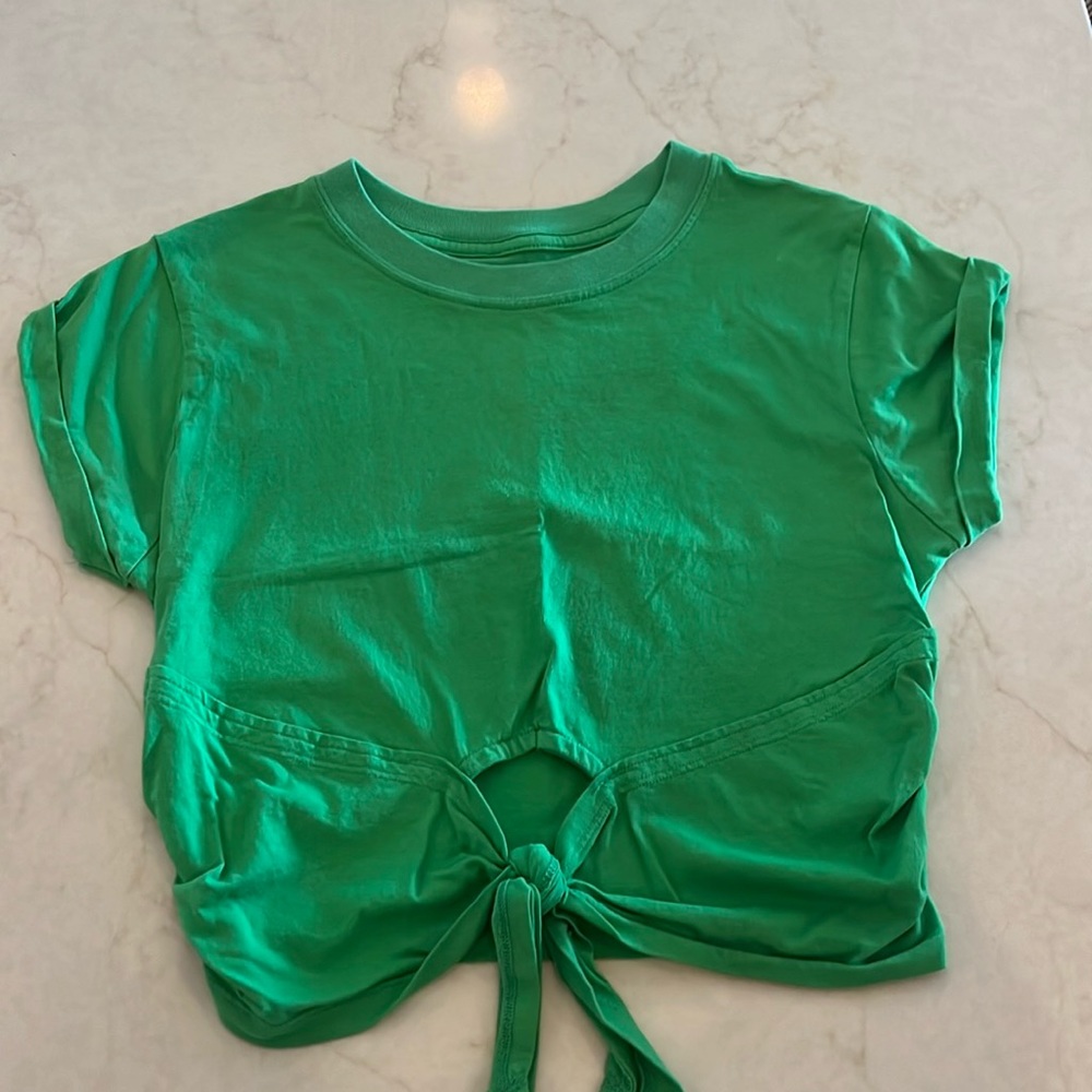 Urban Outfitters short sleeved cropped top